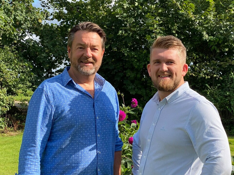 David sammen med sin far Ole Enggaard, CTO i selskapet. Foto: AquaCon.