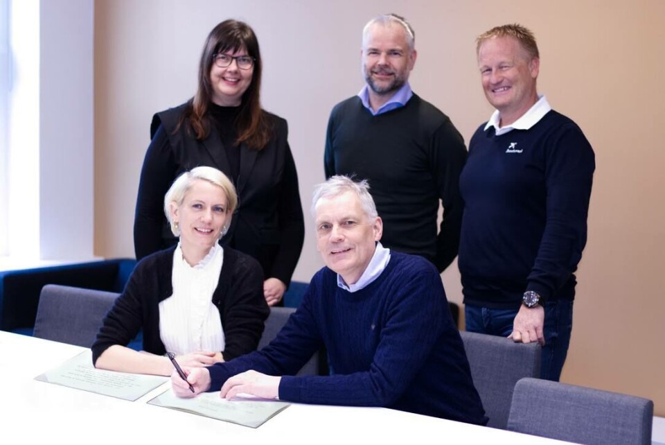 Øverst fra venstre: Kate Furhovden Stenerud, regional salgssjef i Benchmark Genetics Norway, Ingar Valvik, fungerende CEO/CFO i Viking Aqua, Geir Olav Melingen, kommersiell direktør i Benchmark Genetics. Nederst fra venstre: Borghild Hillestad, direktør for fiskevelferd i Viking Aqua og Jan-Emil Johannessen, CEO i Benchmark Genetics. Foto: Benchmark Øverst fra venstre: Kate Furhovden Stenerud, regional salgssjef i Benchmark Genetics Norway, Ingar Valvik, fungerende CEO/CFO i Viking Aqua, Geir Olav Melingen, kommersiell direktør i Benchmark Genetics. Nederst fra venstre: Borghild Hillestad, direktør for fiskevelferd i Viking Aqua og Jan-Emil Johannessen, CEO i Benchmark Genetics. Foto: Benchmark