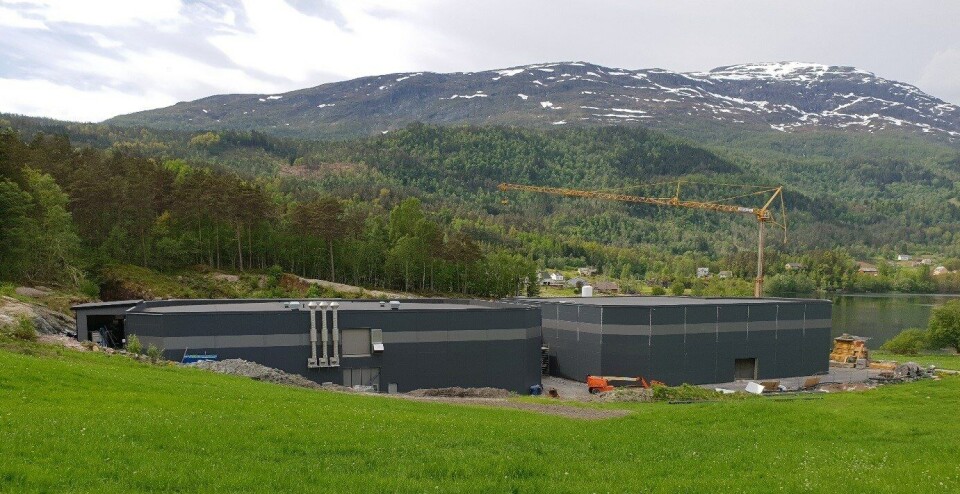 Hardingsmolt sitt nye og moderne smoltanlegg i Tørvikbygd i Hordaland. Foto: Hardingsmolt.
