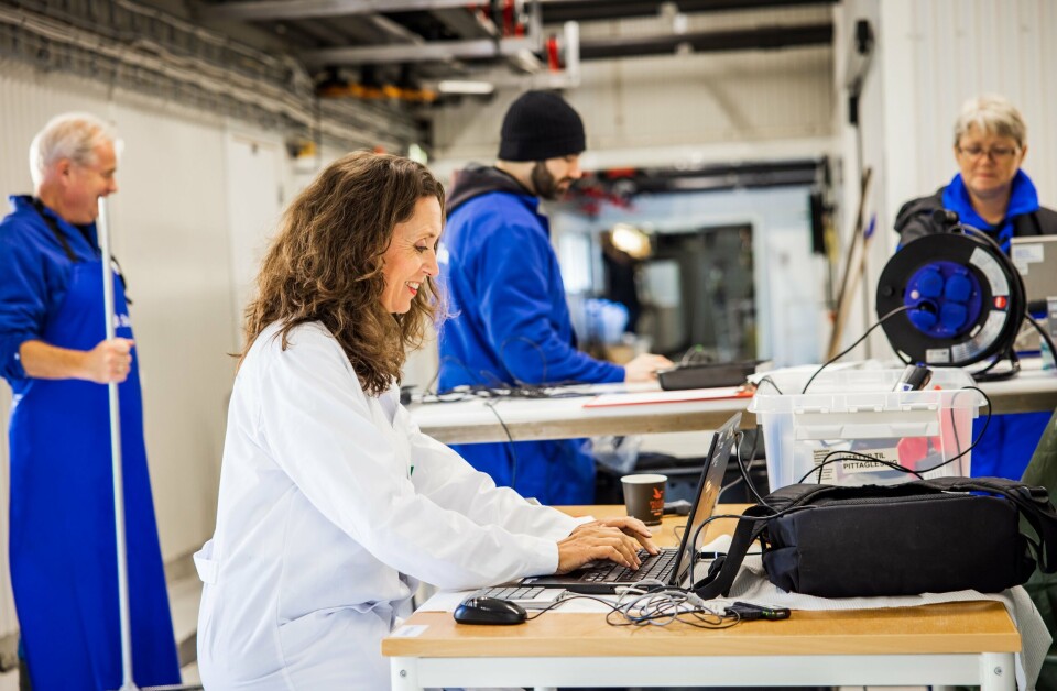 Synnøve Helland er blant de 35 som har blitt ansatt hos Pure Salmon Kaldnes de tre siste månedene. Foto: Nofima