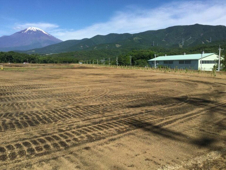 Plassert ved foten av Fuji-fjellet skal det nye landbaserte anlegget produsere laks til fiskeglade japanere. Foto: Proximar Seafood Plassert ved foten av Fuji-fjellet skal det nye landbaserte anlegget produsere laks til fiskeglade japanere. Foto: Proximar Seafood