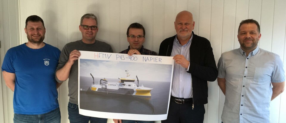 Fra venstre: Hugo Strand (FMV), Kjetil Tufteland (Napier), Asbjørn Vik (Heimli), Bjørn Apeland (Napier), Åsmund Sørfonn (FMV). Foto: FMV.
