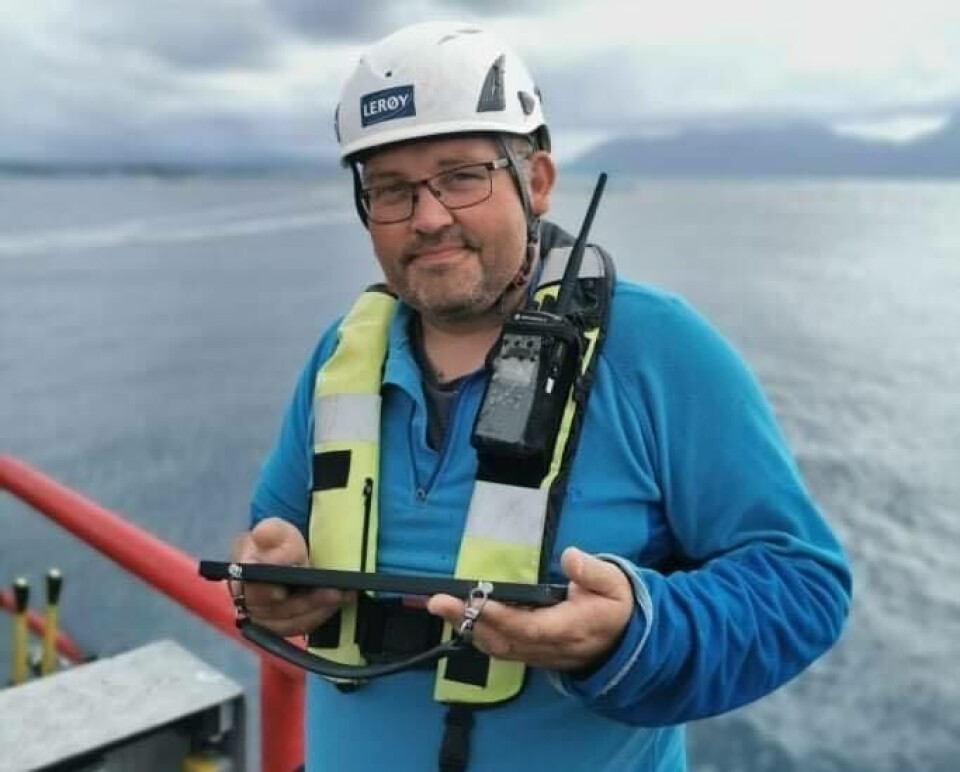 Øystein Solli, Driftsleder hos Lerøy Midt er fornøyd med det nye systemet for telling av dødfisk. Foto: Fishwell Øystein Solli, Driftsleder hos Lerøy Midt er fornøyd med det nye systemet for telling av dødfisk. Foto: Fishwell