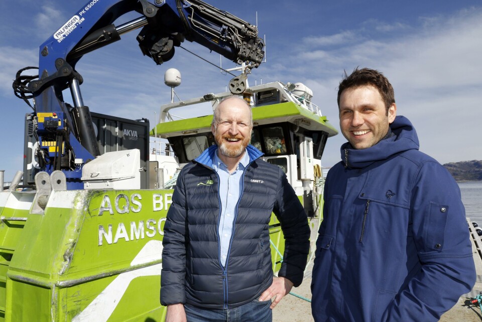 AQS AS og KB Dykk AS har inngått intensjonsavtale om fusjon. På bildet ser du daglig leder Ove Løfsnæs i AQS AS t.v og daglig leder Ola Krystad i KB Dykk AS. Foto: AQS.