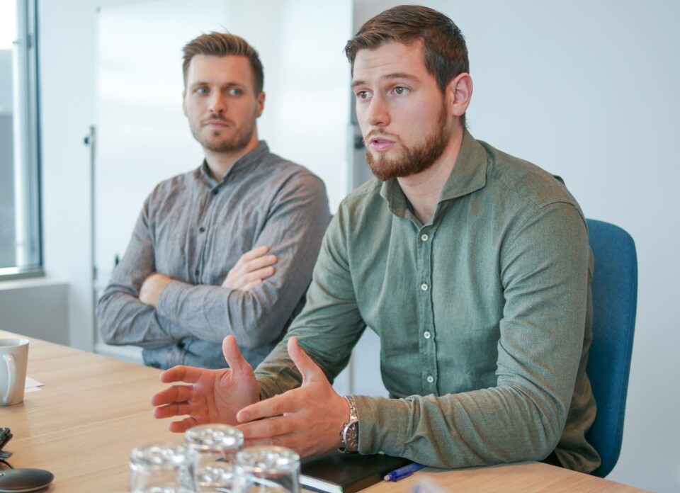 Anders Haram (30) og Stig-Erik Nogva (30) har jobbet i Artec Aqua i henholdsvis to og ett år, og trives godt i jobben. Foto: Artec Aqua. Anders Haram (30) og Stig-Erik Nogva (30) har jobbet i Artec Aqua i henholdsvis to og ett år, og trives godt i jobben. Foto: Artec Aqua.