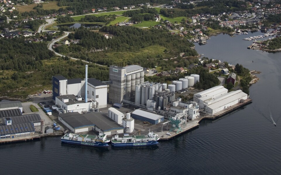 Ewos sin fôrfabrikk i Florø. Foto: Ewos.