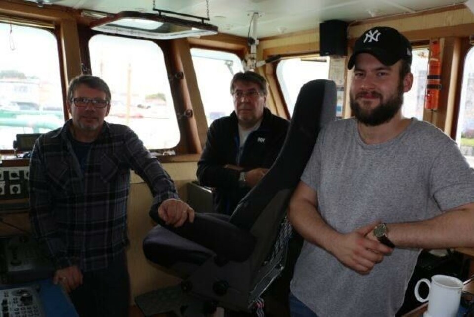 Maskinsjef Frank Rønneberg, kaptein Inge Pedersen og matros Christian Jørgesen om bord MS Feed Balsfjord. Foto: Vibeke Blich.