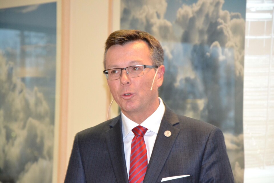 Rektor ved UiB Dag Rune Olsen talte under åpningen. Foto: Magnus Petersen.