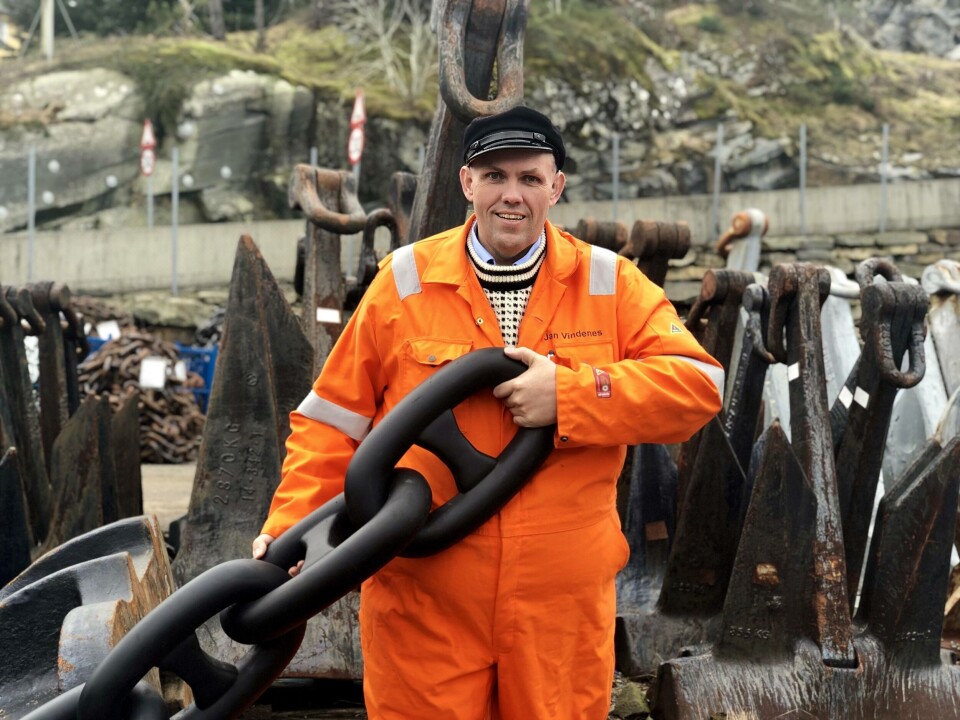 Gründer Jan Vindenes i Sotra Anchor & Chain forteller at oppdrettsbransjen i dag bestiller utstyr som tidligere var tilpasset offshore-industrien. . Foto: Nicolai Malmo