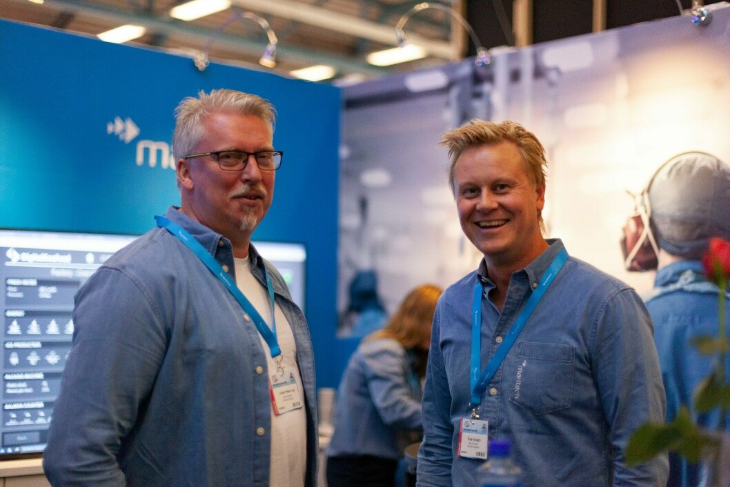 Maritech har inngått avtale med Firda Seafood. F.v. Johan Petter Loe (Sales Manager, Maritech) og Klas Vangen (Sales Director, Maritech) Foto: Maritech.