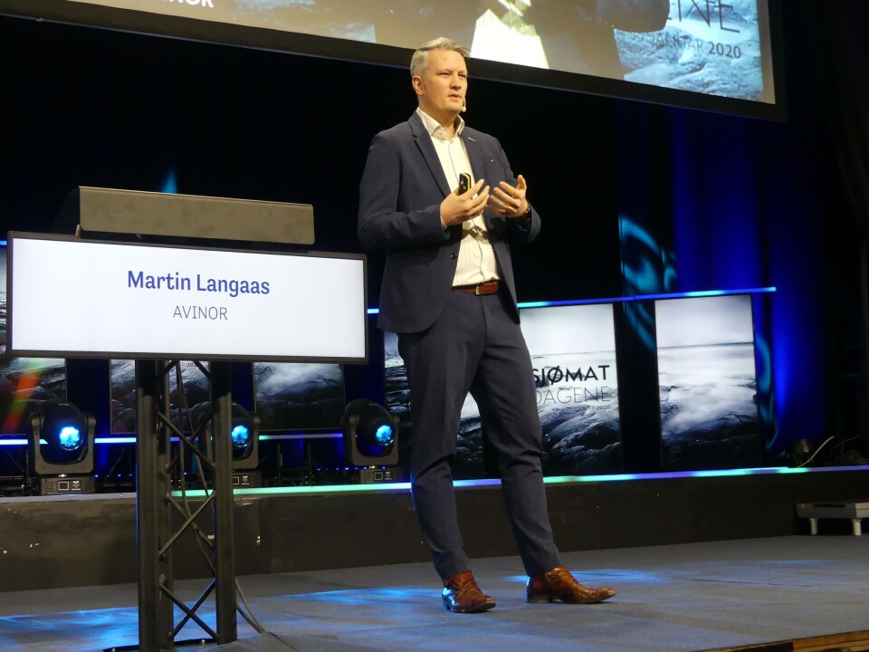 Divisjondirektør for logistikk i Avinor Martin Langaas presenterte hans visjon av mer bærekraftig flyfrakt av sjømat. Foto: Margarita Savinova.