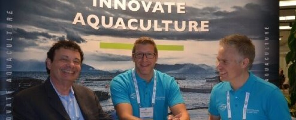 Fra venstre: Walter Rakitsky, TerraVia – selskapet som utviklet den nye algeingrediensen, AlgaPrime™ DHA, Hans Halle-Knutzen, Sales and Marketing Director, BioMar Norway, Vidar Gundersen, Global Sustainability Director for BioMar Group. Foto: Biomar.