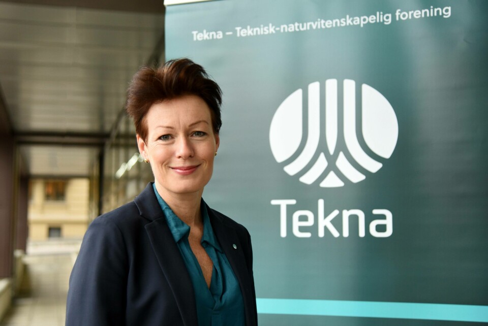 Line Henriette Holten i Tekna mener det er en alvorlig inngripen å forby badebehandling i merd på generelt grunnlag. Foto: Tekna.