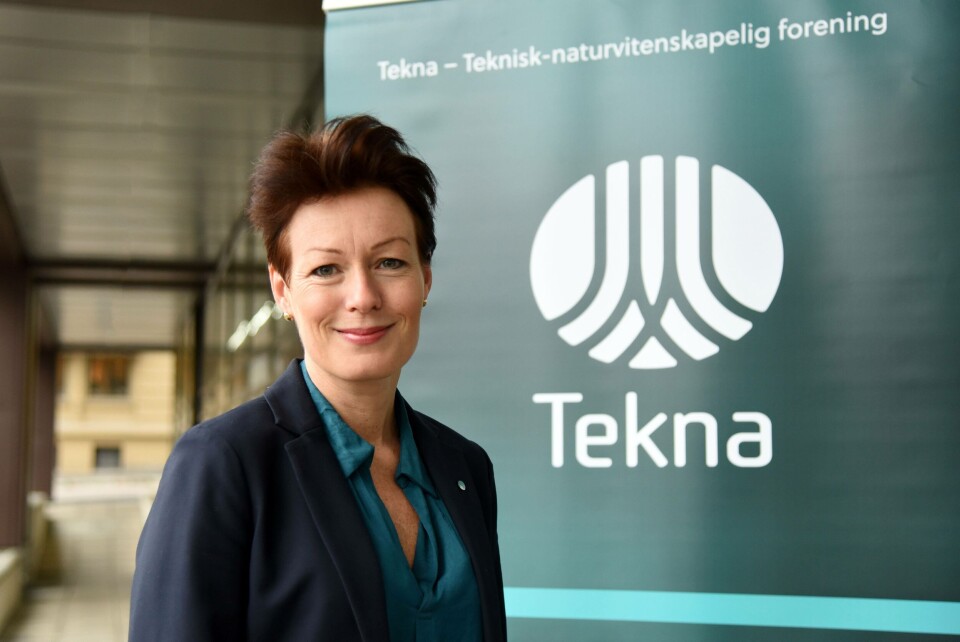 Line Henriette Holten i Tekna mener det er en alvorlig inngripen å forby badebehandling i merd på generelt grunnlag. Foto: Tekna. Line Henriette Holten i Tekna mener det er en alvorlig inngripen å forby badebehandling i merd på generelt grunnlag. Foto: Tekna.