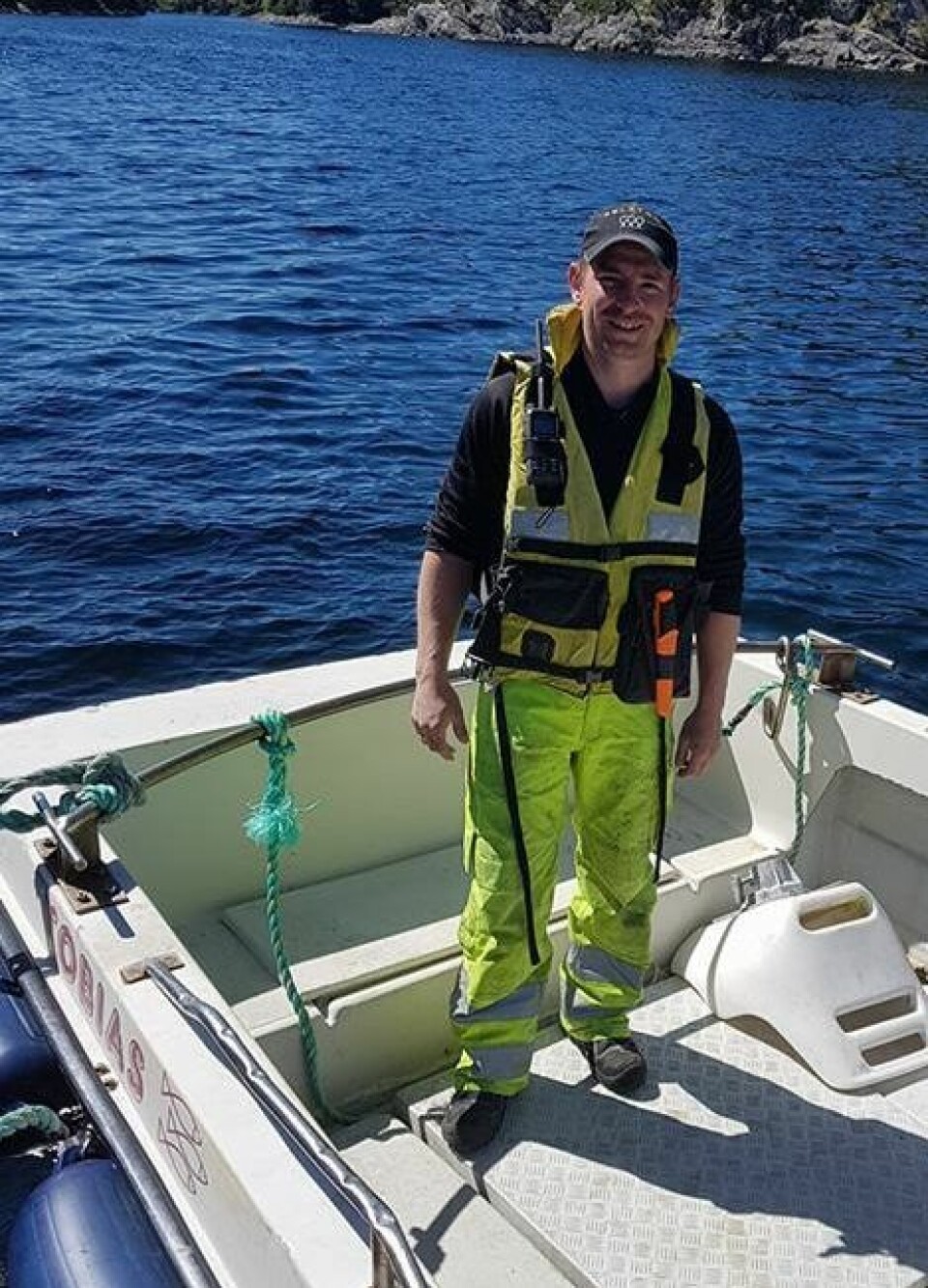 Wilmantas Rackauskas er en av de ansatte som har fått gode erfaringer med radioene. Foto: Roar Leksen.