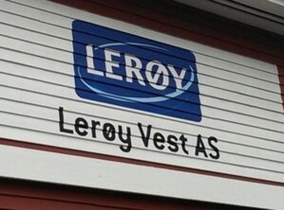Lerøy Vest sitt anlegg på Austevoll stod natt til lørdag i fyr og flammer. (Foto: Øyvind Sjøthun Røen)