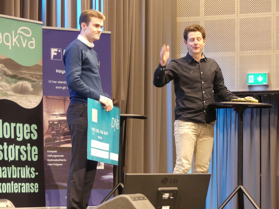 En fornøyd vinner under Aqkva-konferansen. Foto: Ole Andreas Drønen