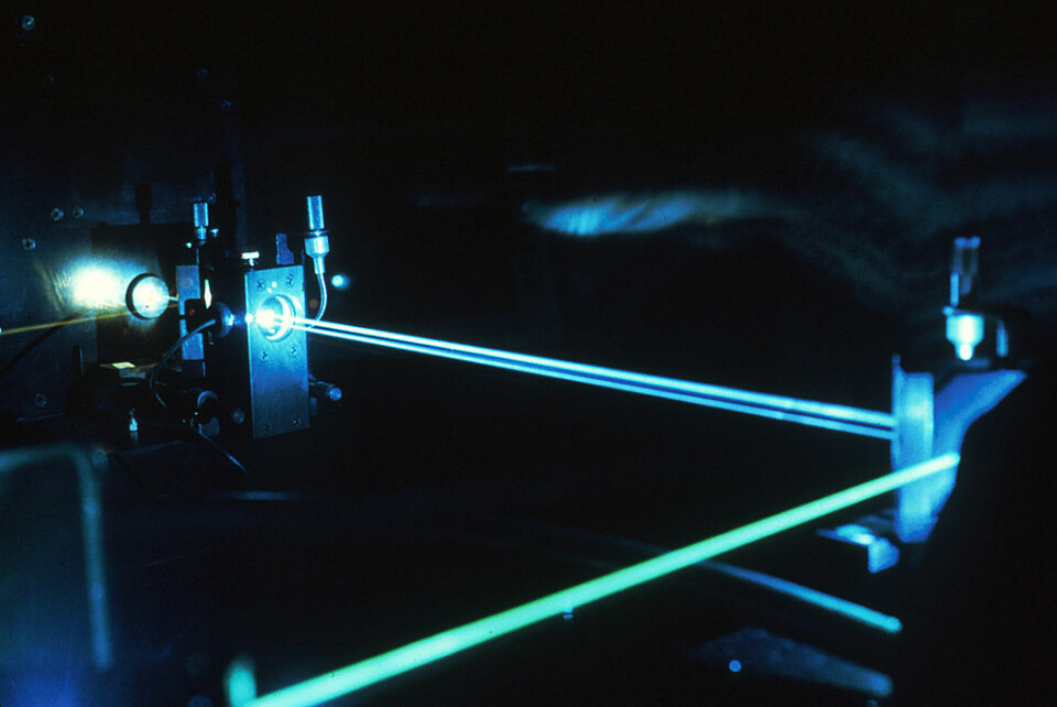 Forskere ved Universitetet i Columbia (USA) og Universitetet i Wageningen (Nederland) forsøker å optimalisere teknikken for å koke atlantisk laks med laser. Foto: National Cancer Institute.