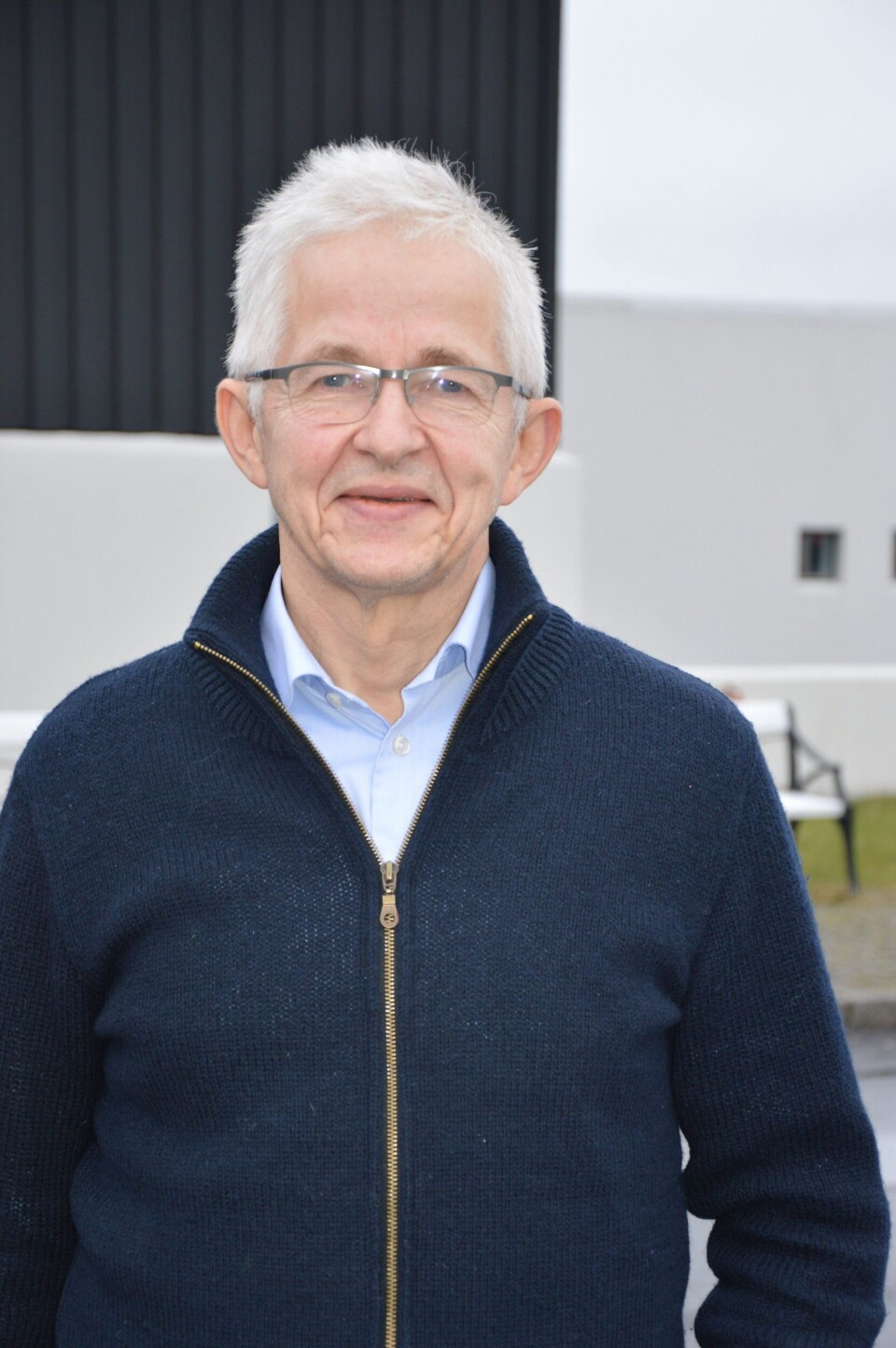 Atli Gregersen, direktør i det færøyske oppdrettsselskapet Hiddenfjord, sier de er kommet svært langt i produksjonen av storsmolt. Foto: Therese Soltveit.