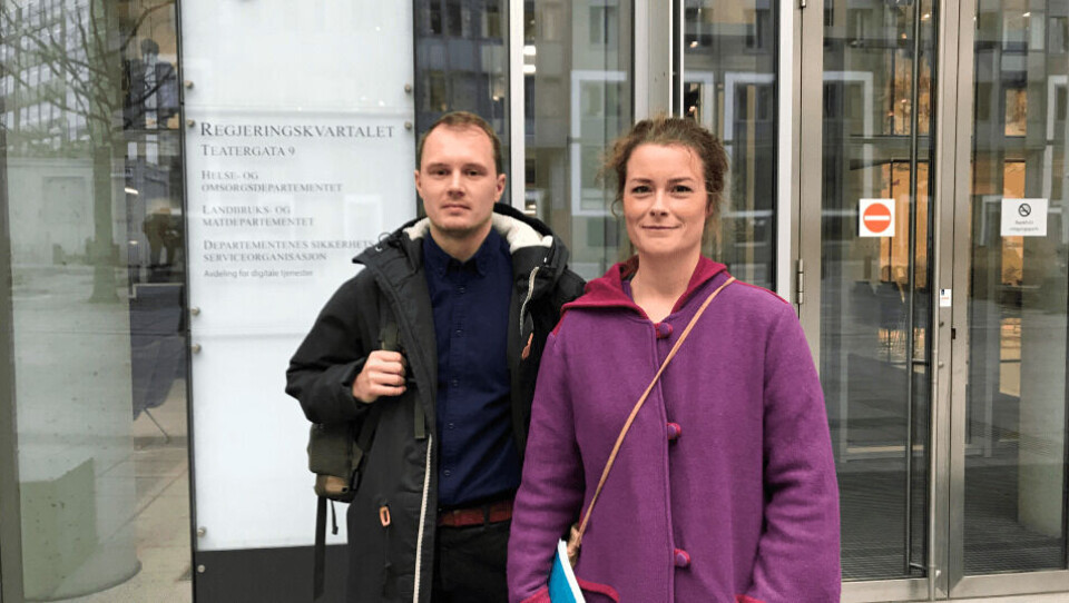Kristoffer Berglund Andreassen og Ragnhild Hance-Olsen var nylig i møte med Helsedepartementet om reseptretten til fiskehelsbiologer. Foto: Tekna Fiskehelse.