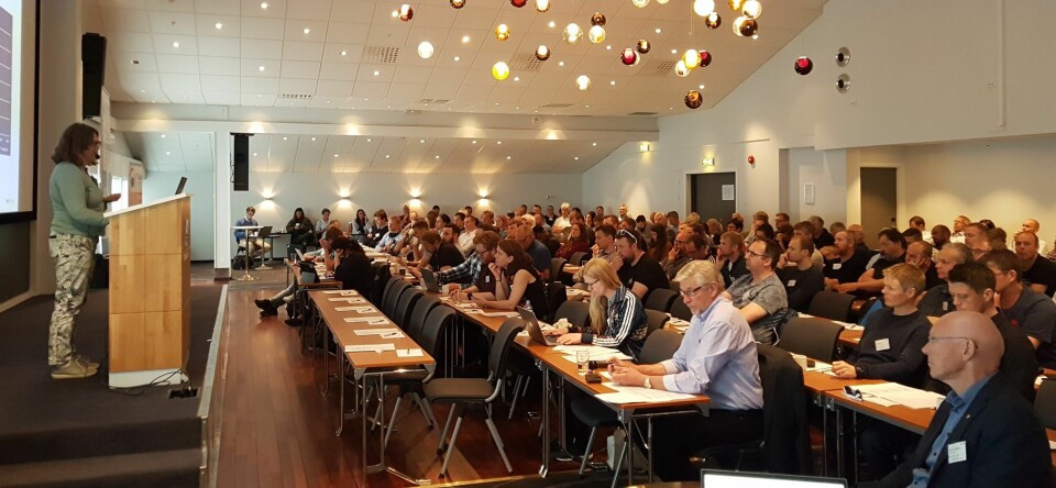 AqKvas rensefiskkonferanse vil i år også kunne streames på nett. Her frå konferansen i 2019. Foto: AqKva AqKvas rensefiskkonferanse vil i år også kunne streames på nett. Her frå konferansen i 2019. Foto: AqKva