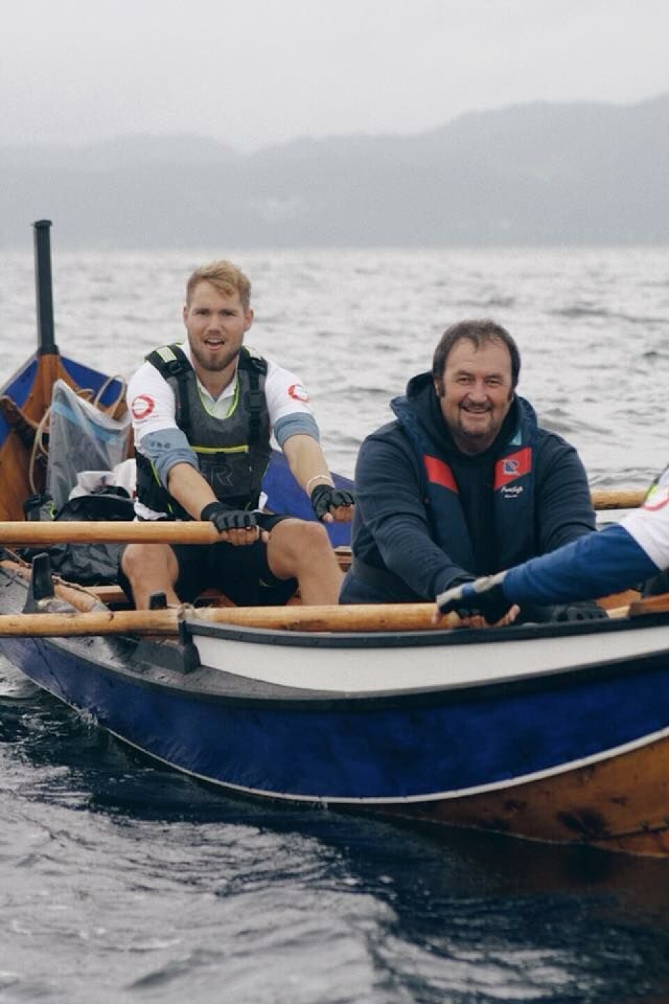 Her ser du karene ute på fjorden på en av etappene i starten av turen deres. Foto: Sølvtrans.