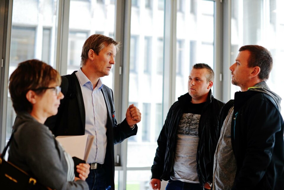Forbundssekretær NNN Ann-Solveig Sørensen, 2. nestleder Jarle Wilhelmsen, Krzysztof Jedlikowski (med hettegenser) og Piotr Puszman.Foto: Jan-Erik Østlie.