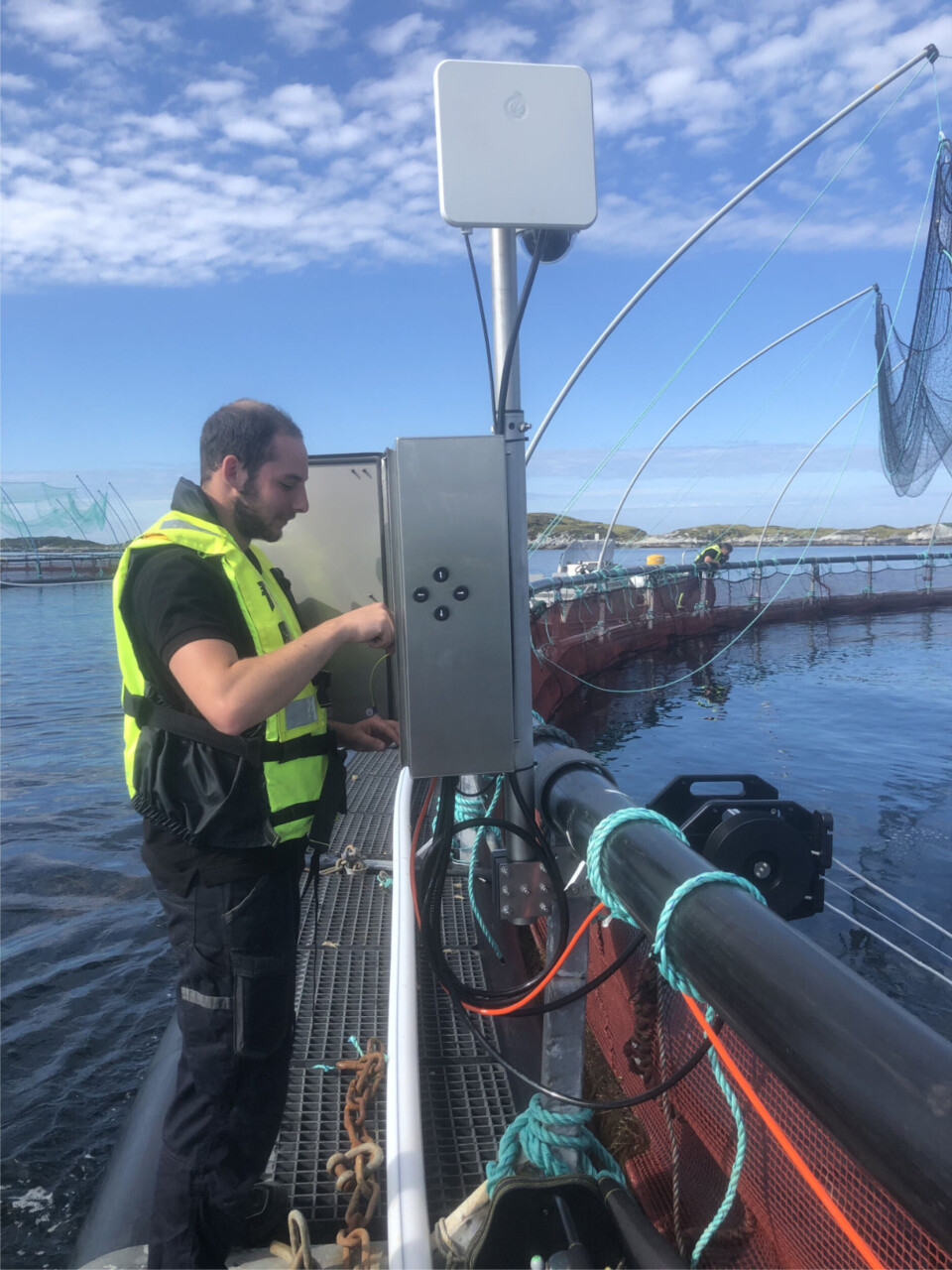 Montering og oppkobling utført av Imenco service personell hos Salmar.  Foto: Imenco