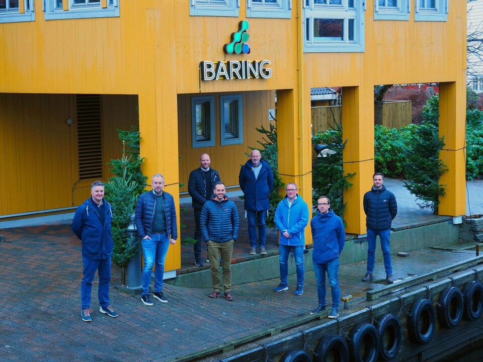 Baring har sine lokaliteter strategisk plassert på Fiskebrygga i Kristiansand. Utenfor, fra venstre, teknisk direktør, Marius Hægh, Billund Aquaculture Norge, daglig leder i Baring, Ole Kristoffer Torsvik, Timo Rosche, senior prosessingeniør og daglig leder Sondre Høidalen, begge Billund Aquaculture Norge, Bjarte Sævareid, produksjonsleder, Baring, og designingeniør Lars Christian Haug, Billund Aquaculture Norge. Bak til venstre teknisk leder Lars Reme og prosjektleder Kjell Arne Møklebust, begge fra Baring.