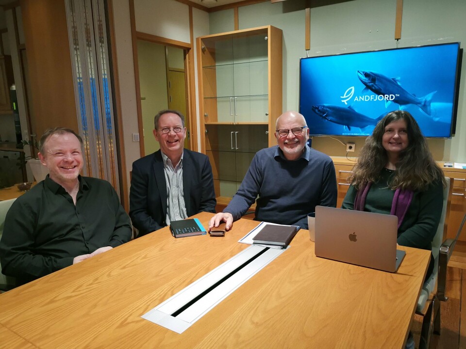 Fra venstre Ben-Tommy Eriksen, Helge Krøgenes, Roy Pettersen fra Andfjord og Christine Thomassen leder Åkerblå avd. Vesterålen. Foto: Lene W.