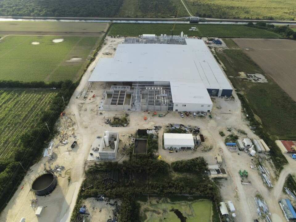Her i tilknytning til Atlantic Sapphires landbaserte lakseanlegg i Florida, ønsker nå Skretting å bygge en fabrikk for spesialisert fôr til landbasert lakseproduksjon. Foto: Atlantic Sapphire