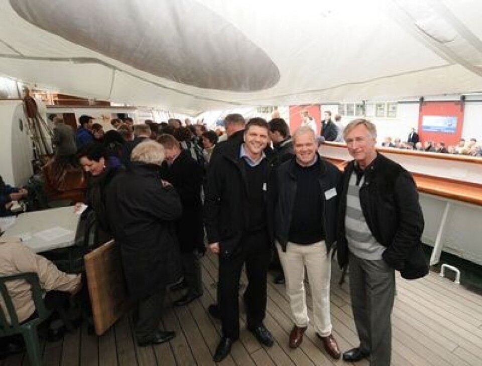 Viseadm.dir. Frank Yri, styreformann Alex Vassbotn, og adm. dir. Jan Egil Ytrearne i Seaborn, hadde invitert til stort ti-årslag for eksportørbedriften ombord på seilskuten Statsraad Lehmkuhl i helgen.