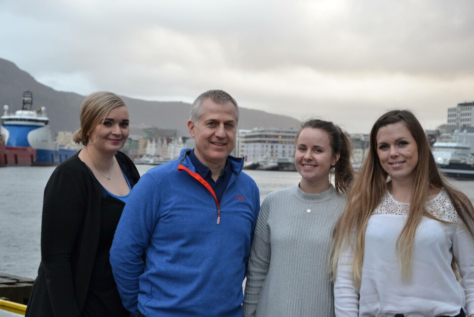Gjengen i Kyst.no/Norsk Fiskeoppdrett er fornøyd med året 2017. Fra venstre Therese Soltveit, Pål Mugaas Jensen, Katarina Berthelsen og Linn Therese Skår Hosteland. Foto: Helge Martin Markussen