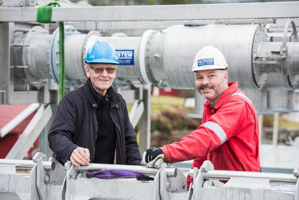 Daglig leder Kristian Lillerud (t.v.) og formann Magne Harald Gabrielsen Flatsetsund Engineering opplever enorm etterspørsel etter avlusersystem, ikke minst på grunn av mulighetene for å avluse fisk med snittvekt på 10 kilo. Foto: Flatsetsund Engineering. Daglig leder Kristian Lillerud (t.v.) og formann Magne Harald Gabrielsen Flatsetsund Engineering opplever enorm etterspørsel etter avlusersystem, ikke minst på grunn av mulighetene for å avluse fisk med snittvekt på 10 kilo. Foto: Flatsetsund Engineering.