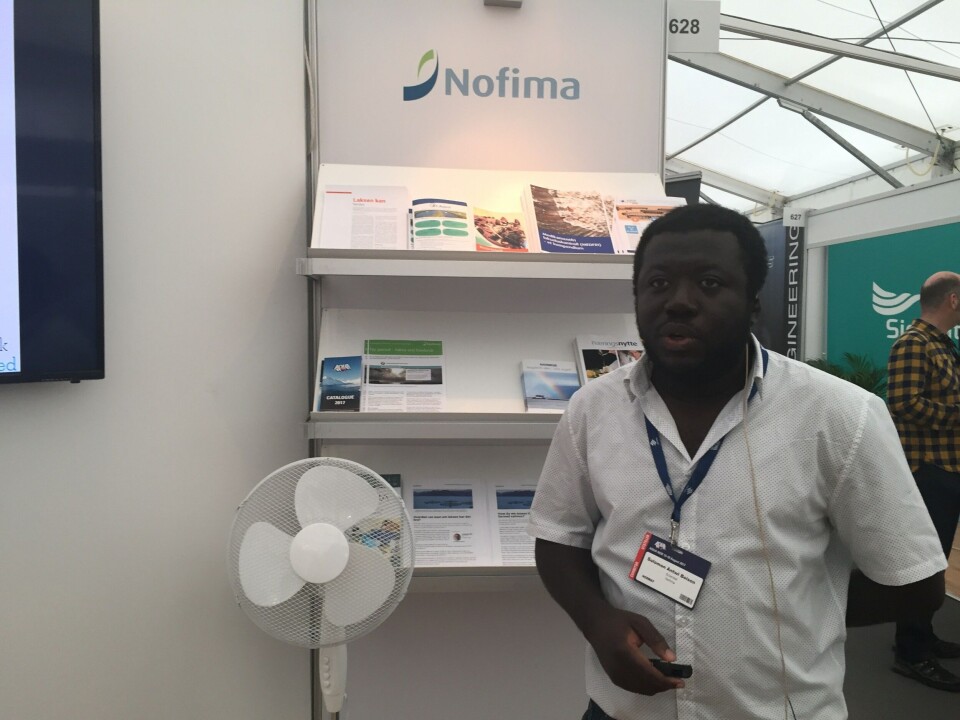 Nofimas forsker Solomon Boison presenterte i går en forskningsnyhet under foredrag på stand: «Resistent fisk beskytter annen fisk mot IPN og AGD». Foto: Nofima,