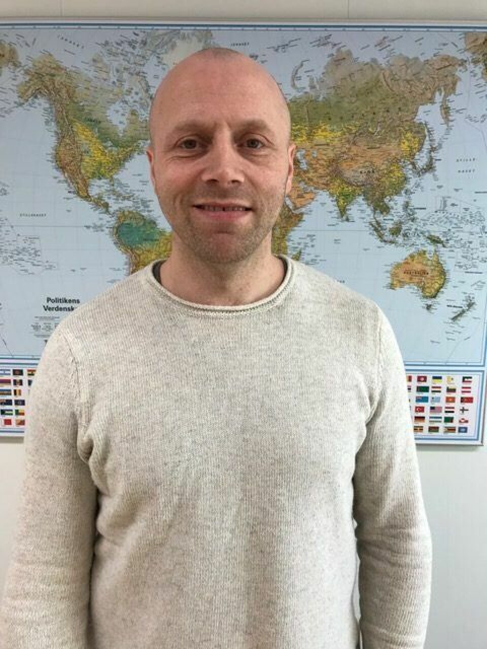 Ingi Joensen, produksjonsleder ved Hiddenfjords smoltanlegg, sier de har ambisjoner om å produsere tre millioner smolt i 2017. Foto: privat.