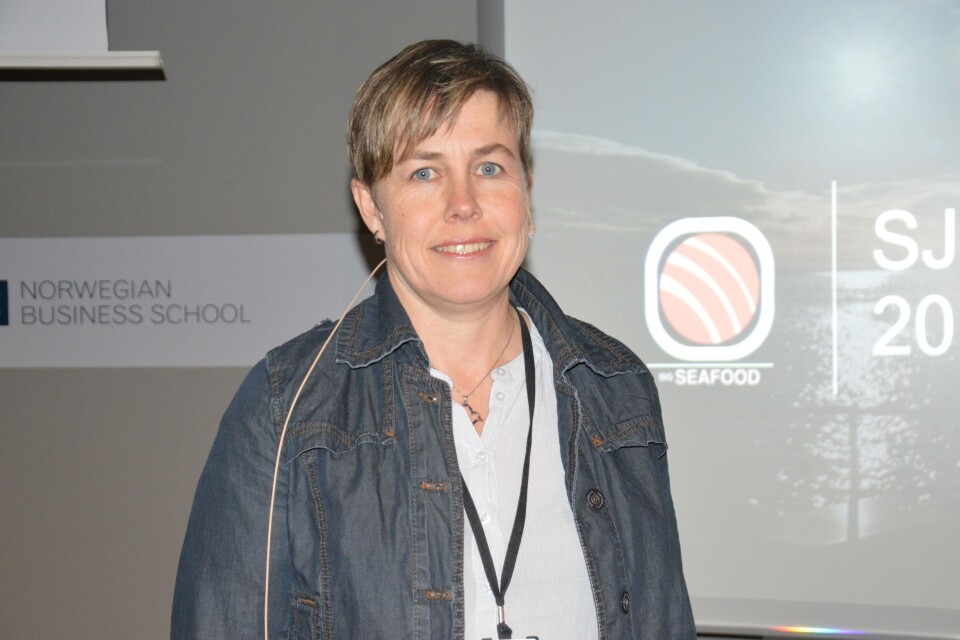 Trude Nordli i Sjømat Norge fortalte engasjert de oppmøtte studentene om hvilke muligheter som finnes innenfor havbruksnæringen. Foto: Ole Andreas Drønen.