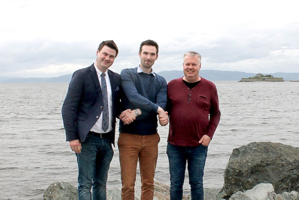 Fra venstre mot høyre: Thomas Williksen, Prosjektleder fra Kra?køy Slakteri - Ragnar Gudmundsson, Salgssjef i Norge fra Skaginn 3X - Roger Sørga?rd, Daglig leder i Kra?køy Slakteri: Foto: Skaginn 3X.