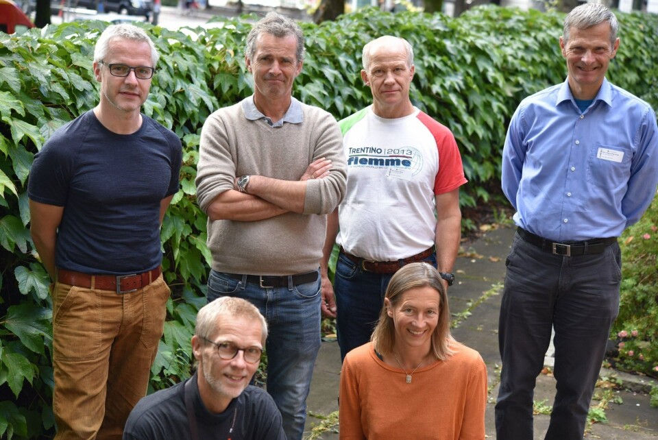 Prosjektet ledes av Veterinærinstituttet med eksterne deltakere. På bildet: Lars Qviller (VI), Peder Jansen (INAQ), Magne Aldrin (Norsk Regnesentral), Ragnar Bang Huseby (Norsk Regnesendtral), Leif Christian Stige (VI) og Hildegunn Viljugrein (VI). Foto: Bryndis Holm.
