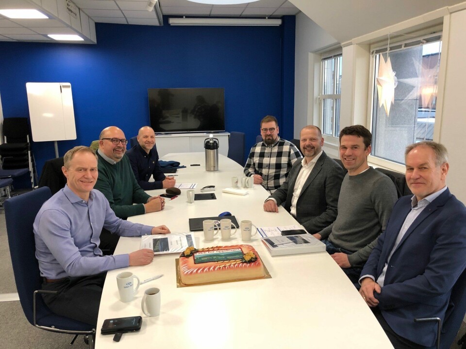 Fra venstre Geir Wenberg adm. dir. Salten Aqua, Kent K. Rasmussen general manager Kruger Kaldnes, Per Ivar Foshaug project manager Kruger Kaldnes, Eirik Sviggum prosjektleder Total Betong, Kurt Helland daglig leder Total Betong, Børge Andreassen daglig leder Salten Smolt, Jan Arvid Johansen markedssjef Total Betong. Foto: Salten Smolt Fra venstre Geir Wenberg adm. dir. Salten Aqua, Kent K. Rasmussen general manager Kruger Kaldnes, Per Ivar Foshaug project manager Kruger Kaldnes, Eirik Sviggum prosjektleder Total Betong, Kurt Helland daglig leder Total Betong, Børge Andreassen daglig leder Salten Smolt, Jan Arvid Johansen markedssjef Total Betong. Foto: Salten Smolt