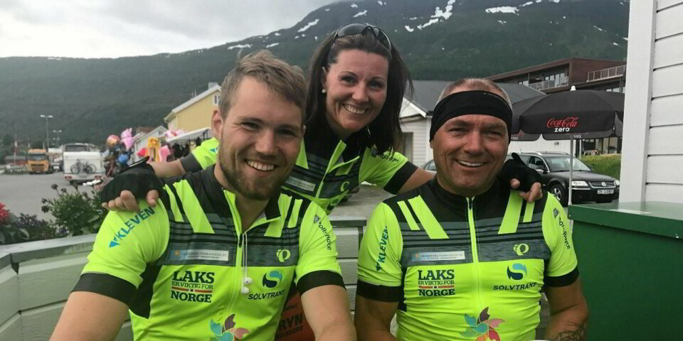 Bilde tatt av Robin og Roger i forbindelse med sykkelturen til Robin langs kysten av Norge. Med på bildet er også Rogers søster Sonja. Foto: Sølvtrans