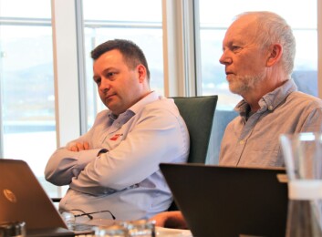 Morten Øyahals (til venstre) fra NTS-gruppen, her flankert av Per Arne Sørli fra INAM, er prosjektansvarlig for Kystnær beredskap. Foto: NTS.
