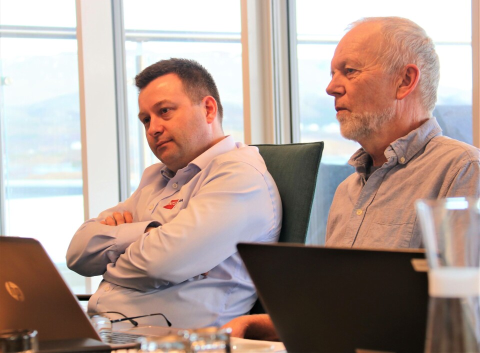 Morten Øyahals (til venstre) fra NTS-gruppen, her flankert av Per Arne Sørli fra INAM, er prosjektansvarlig for Kystnær beredskap. Foto: NTS.