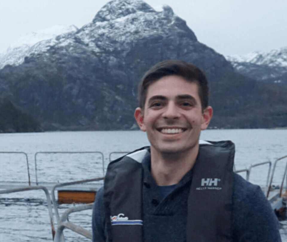 Gründer og teknologileder i selskapet Manolin, John Costantino, forteller at de tilbyr oppdretterne en 'personlig værmelding' for anleggene sine. Foto: Manolin