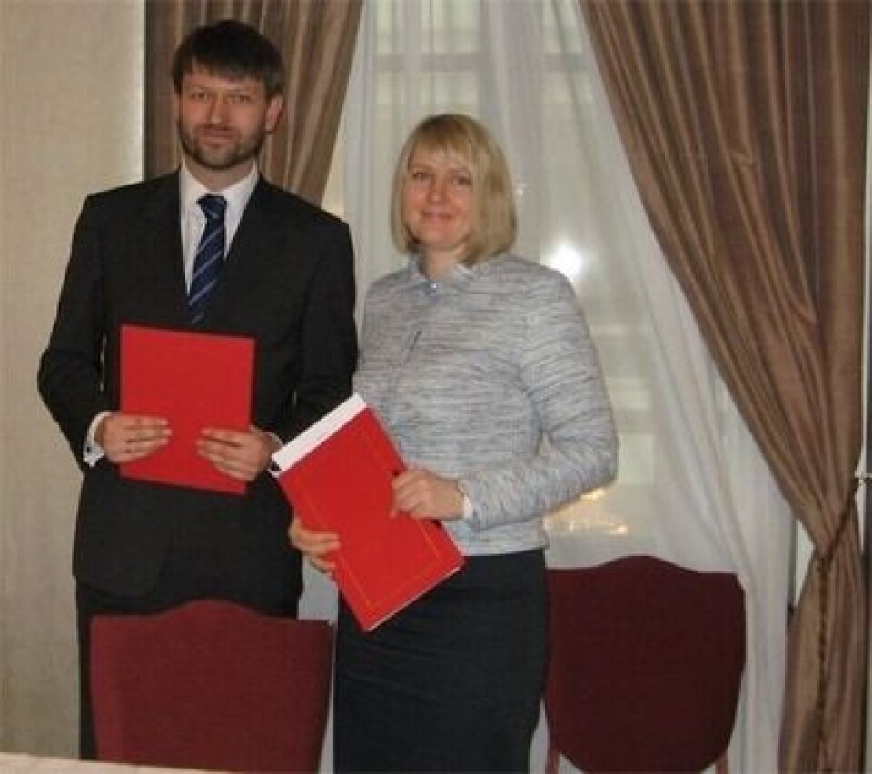 Statssekretær Eirik Lae Solberg og viseminister Svetlana Vladimirovna Ivanova. Foto: NFD