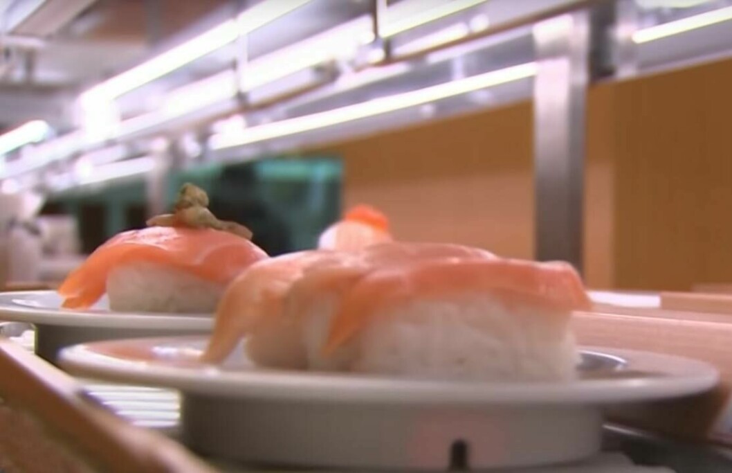 En reportasje fra mediehuset Chung T'ien Television forteller om personer som endrer navnet sitt i bytte mot gratis sushi.