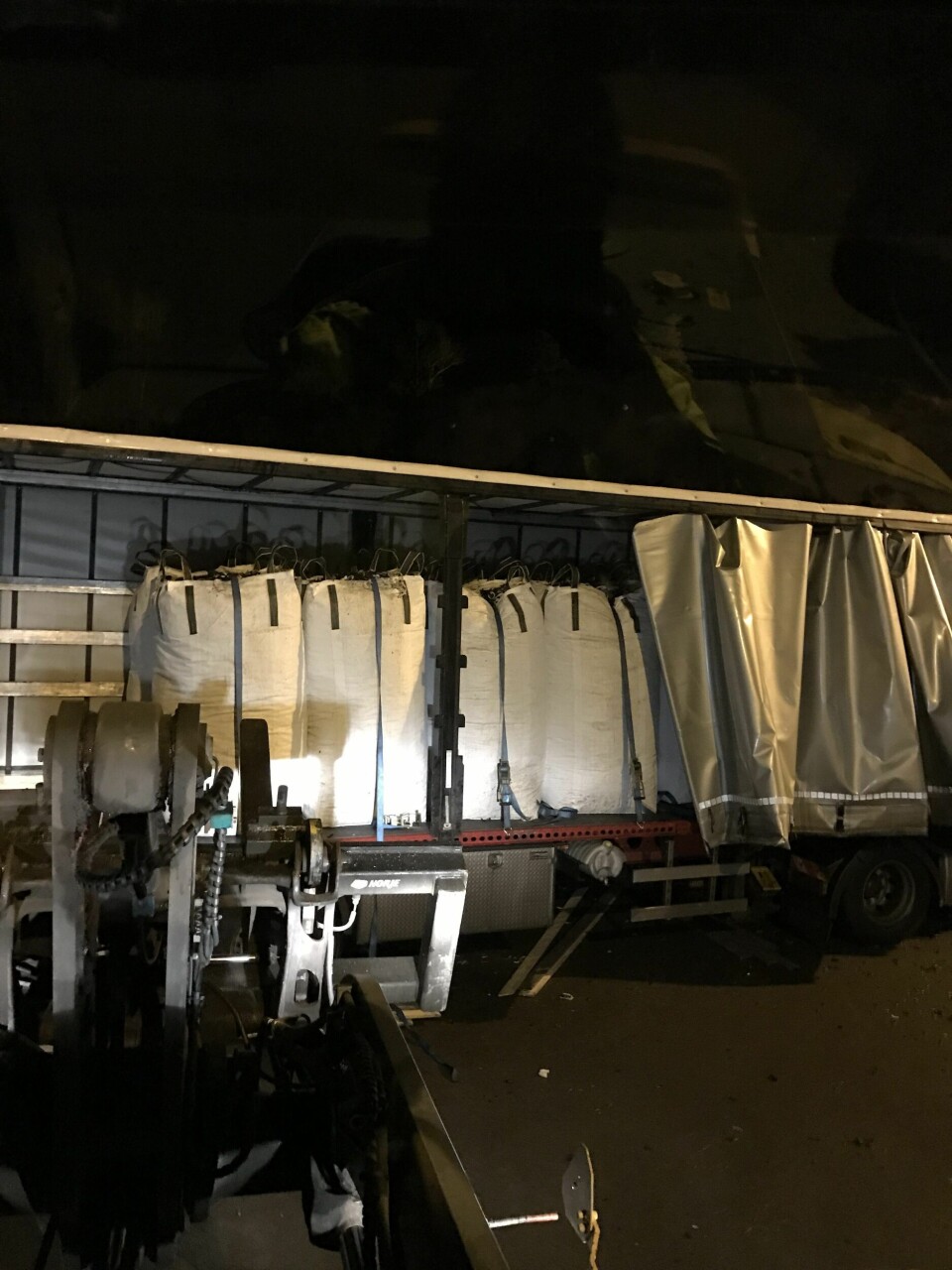 Her sendes plastikken til 100 resirkuering etter kverning. Foto: Kystmiljø.