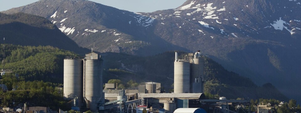Vil bruke slamavfall til brensel i sementproduksjon