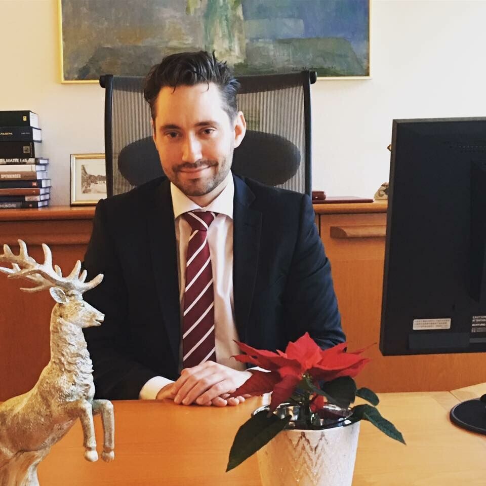 Peder Sjo Slettebø (H), ordfører i Kvinnherad Kommune seier at oppdretterane ikkje er heilt i mål når det gjeld rømming av fisk. Foto: Privat.