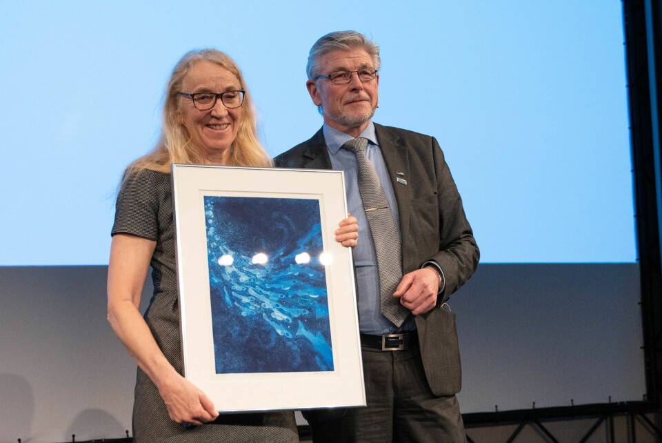 Fjorårets vinner, Brit Hjeltnes og komitèleder Hans Inge Algrøy. Foto: AqKva Fjorårets vinner, Brit Hjeltnes og komitèleder Hans Inge Algrøy. Foto: AqKva